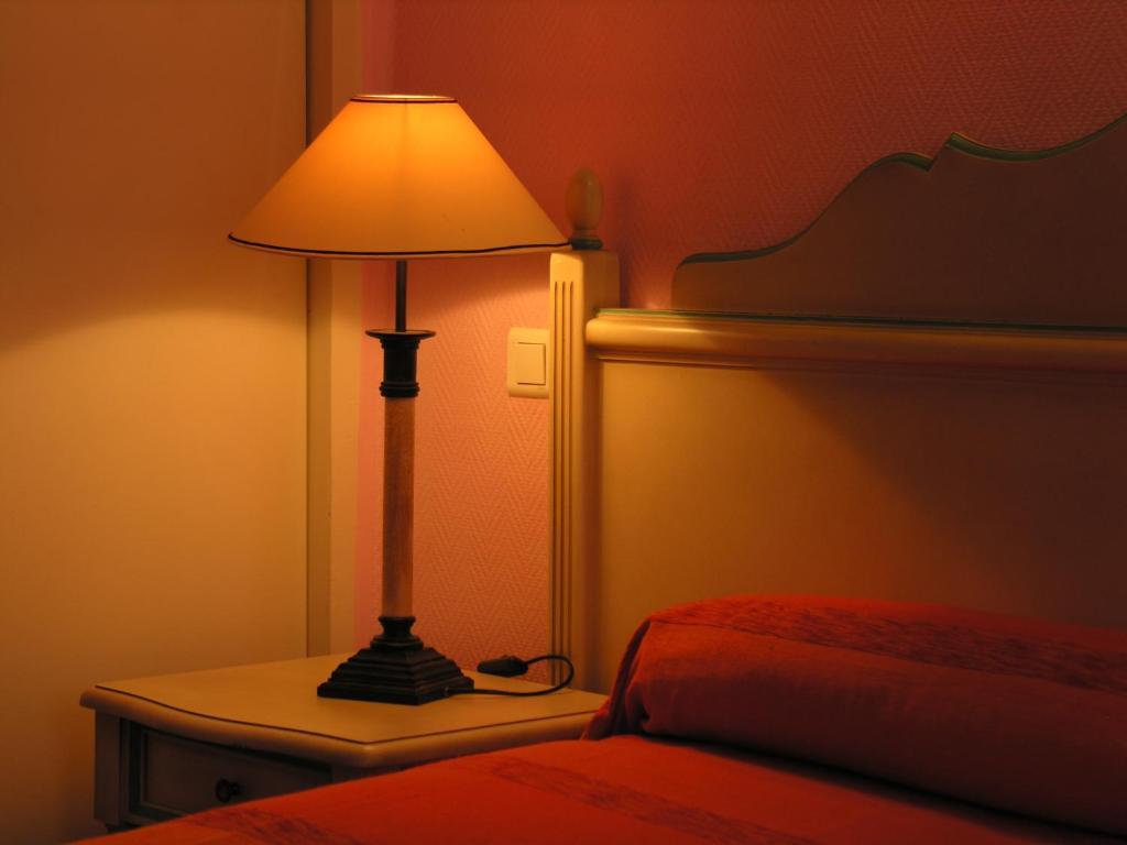 Hotel Moderne Marseille Bagian luar foto