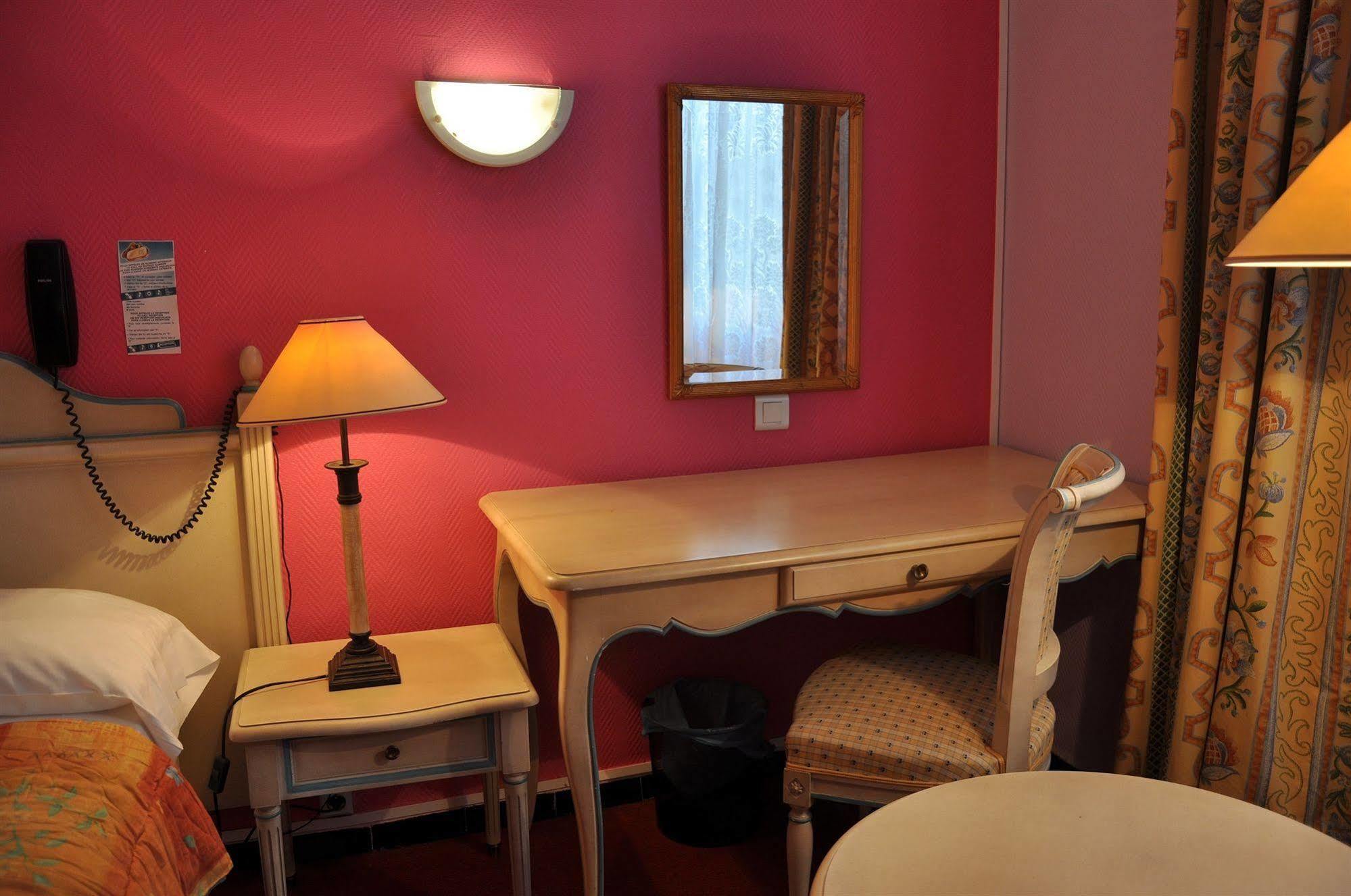 Hotel Moderne Marseille Bagian luar foto