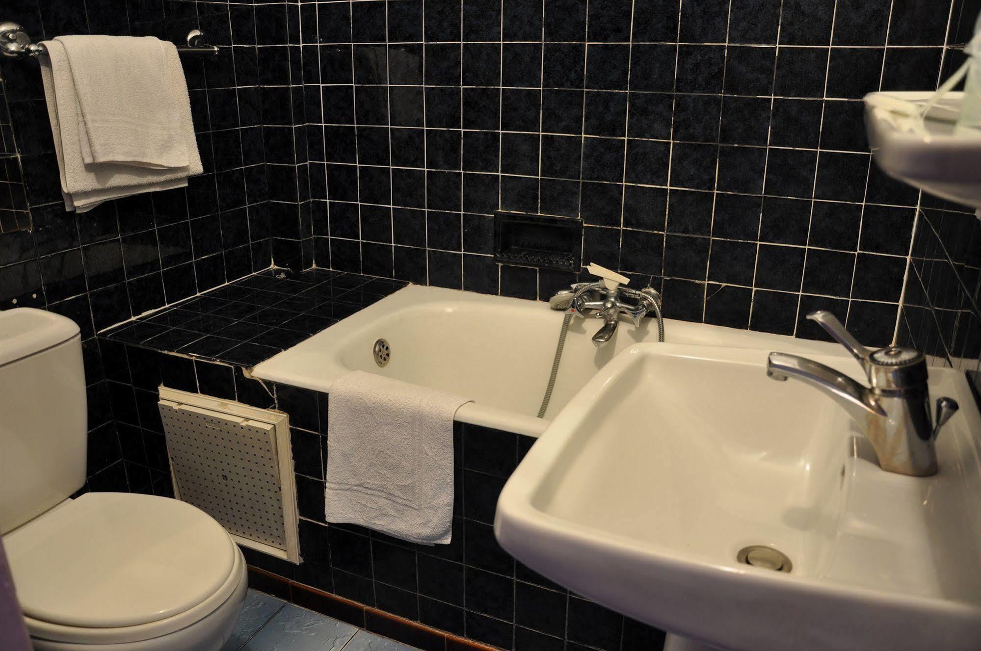 Hotel Moderne Marseille Bagian luar foto