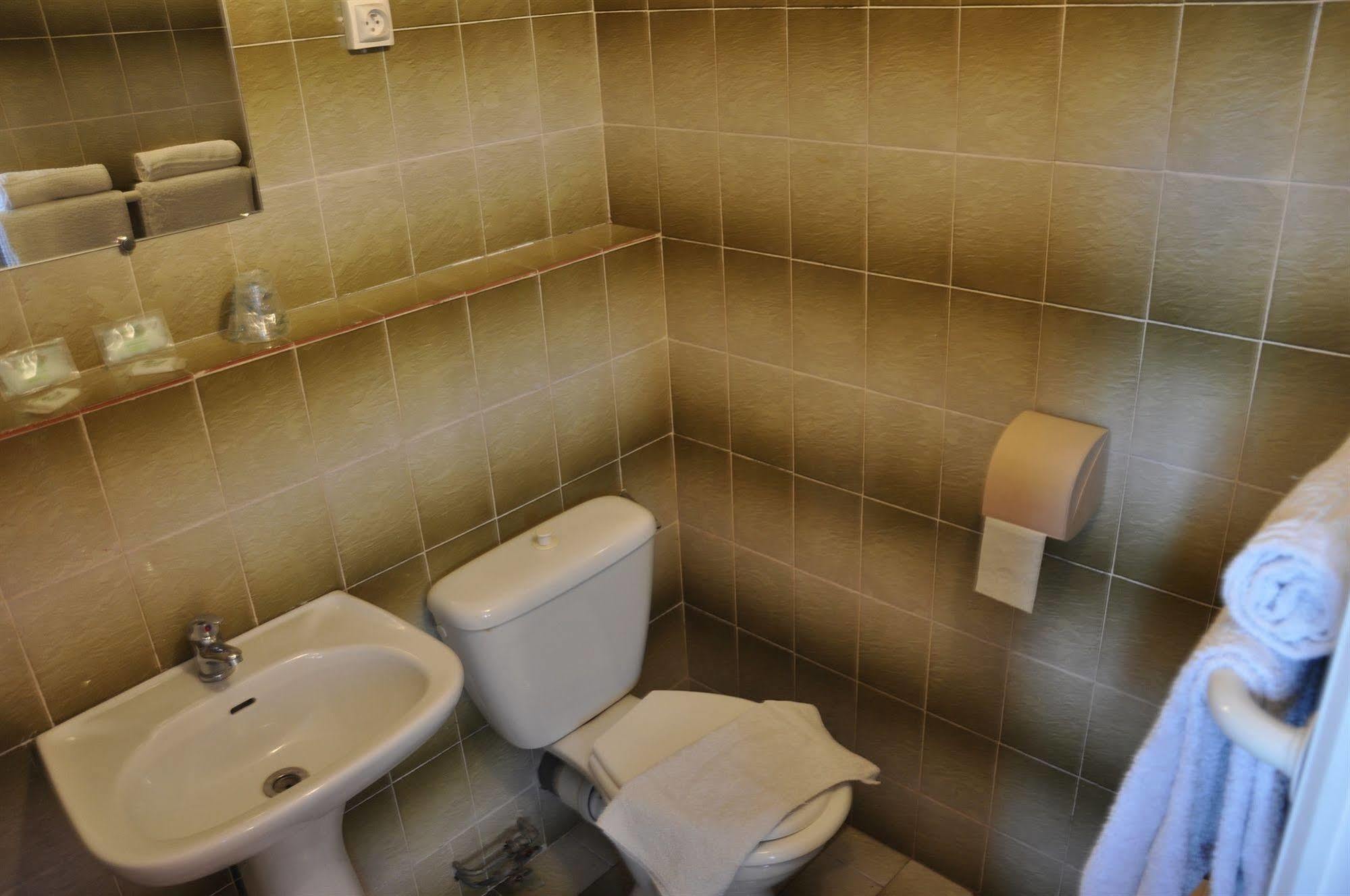 Hotel Moderne Marseille Bagian luar foto